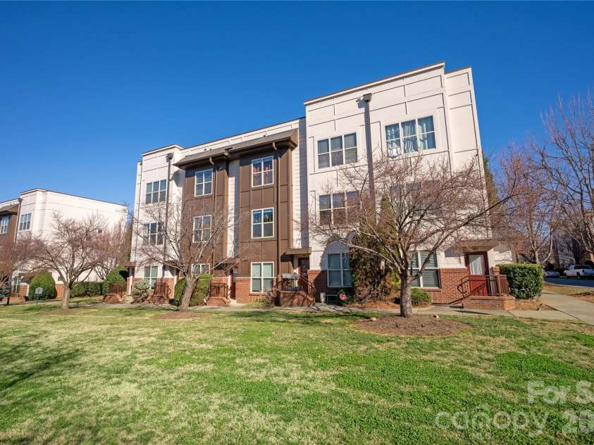 841 Seigle Point Drive, Charlotte, NC 28204.  MLS# CAR4336852, YatesRealty ID 3348. 