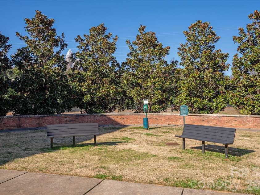 841 Seigle Point Drive, Charlotte, NC 28204.  MLS# CAR4336852, YatesRealty ID 3348. Common areas