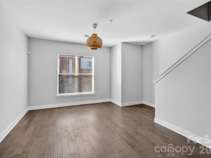 841 Seigle Point Drive, Charlotte, NC 28204.  MLS# CAR4336852, YatesRealty ID 3348. Large living room