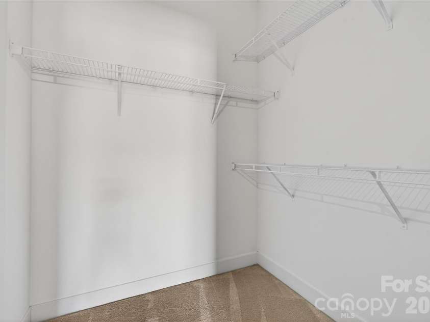 841 Seigle Point Drive, Charlotte, NC 28204.  MLS# CAR4336852, YatesRealty ID 3348. Large walk in closet