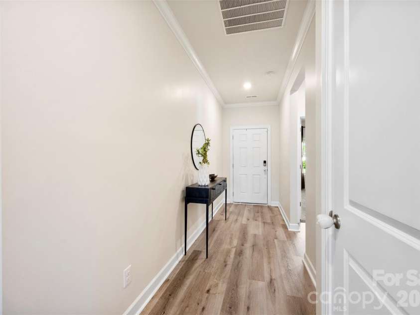 4522 Bright Road, Charlotte, NC 28214.  MLS# CAR4398235, YatesRealty ID 33480. 