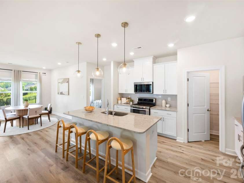 4522 Bright Road, Charlotte, NC 28214.  MLS# CAR4398235, YatesRealty ID 33480. 