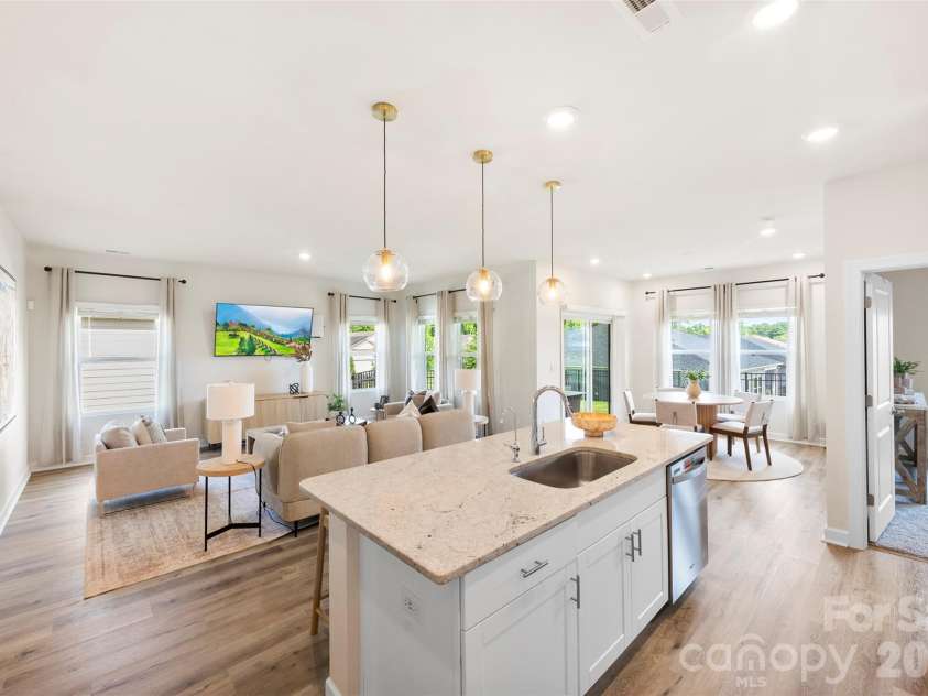 4522 Bright Road, Charlotte, NC 28214.  MLS# CAR4398235, YatesRealty ID 33480. 