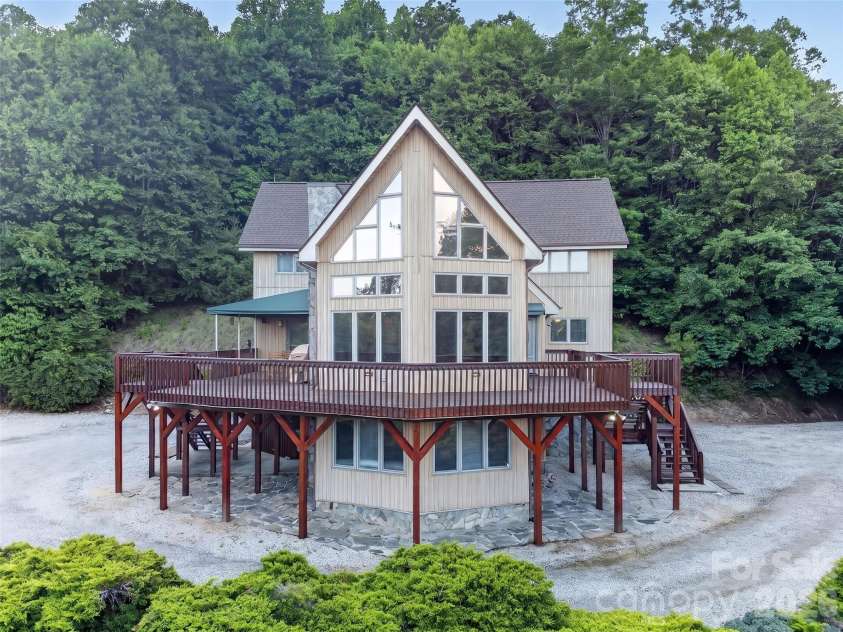 435 Allen Mountain Lane, Spruce Pine, NC 28777.  MLS# CAR4398240, YatesRealty ID 33481. 