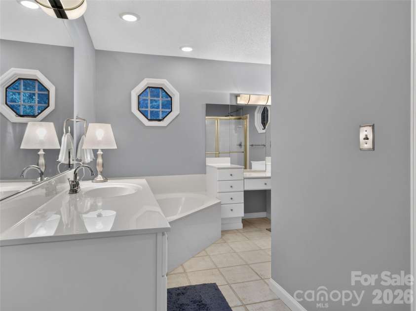 435 Allen Mountain Lane, Spruce Pine, NC 28777.  MLS# CAR4398240, YatesRealty ID 33481. 