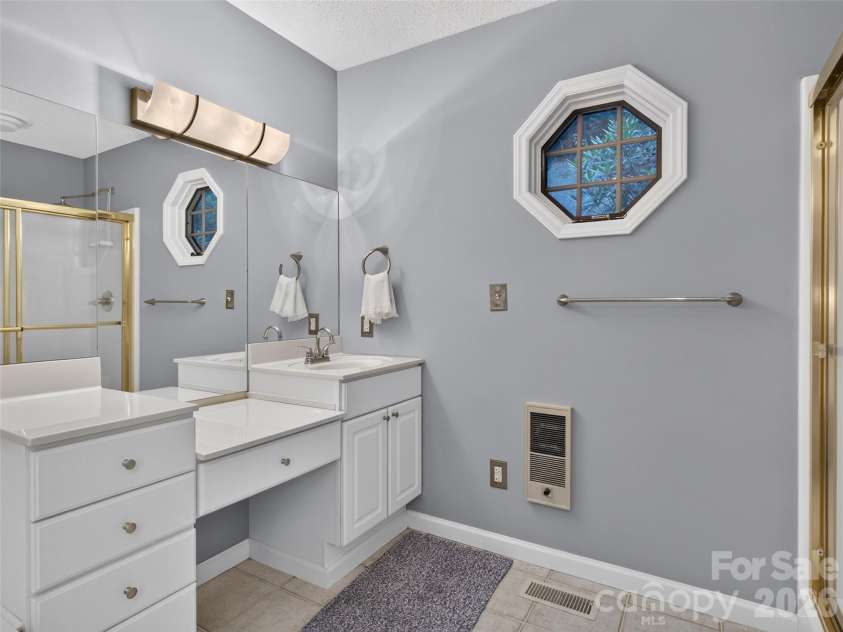 435 Allen Mountain Lane, Spruce Pine, NC 28777.  MLS# CAR4398240, YatesRealty ID 33481. 