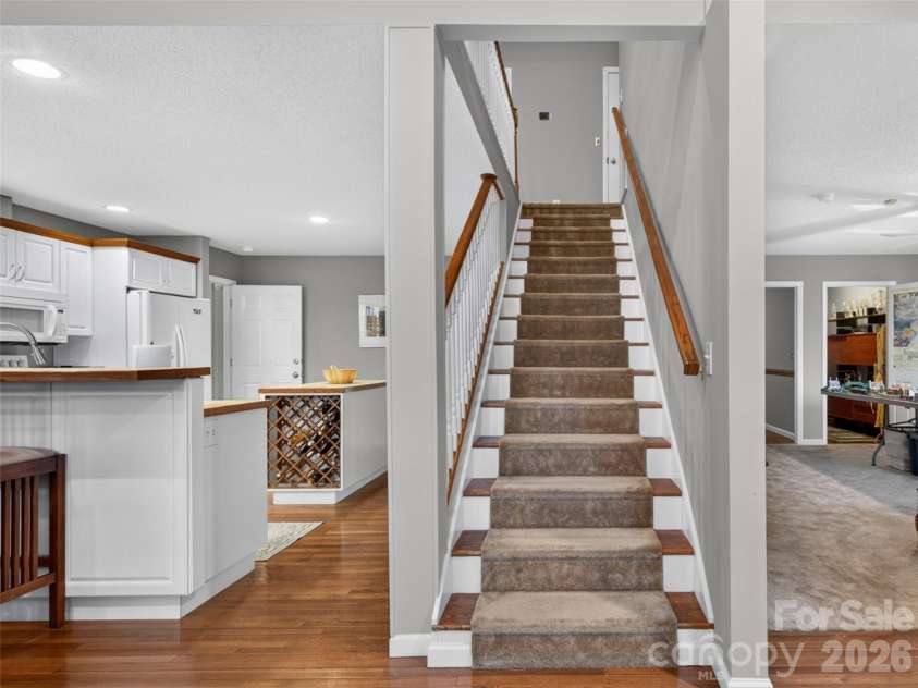 435 Allen Mountain Lane, Spruce Pine, NC 28777.  MLS# CAR4398240, YatesRealty ID 33481. 