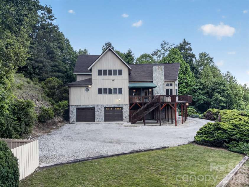 435 Allen Mountain Lane, Spruce Pine, NC 28777.  MLS# CAR4398240, YatesRealty ID 33481. 