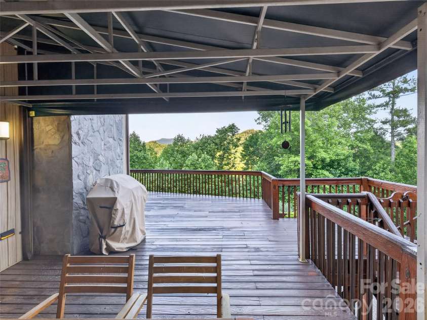435 Allen Mountain Lane, Spruce Pine, NC 28777.  MLS# CAR4398240, YatesRealty ID 33481. 