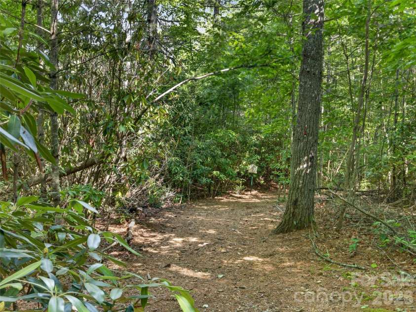 435 Allen Mountain Lane, Spruce Pine, NC 28777.  MLS# CAR4398240, YatesRealty ID 33481. 