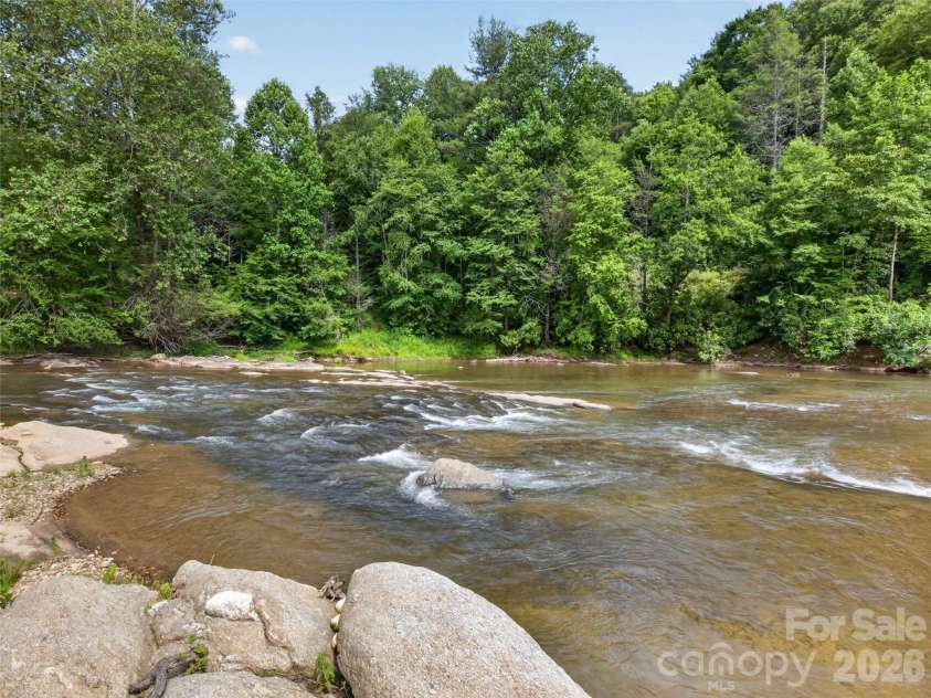 435 Allen Mountain Lane, Spruce Pine, NC 28777.  MLS# CAR4398240, YatesRealty ID 33481. 