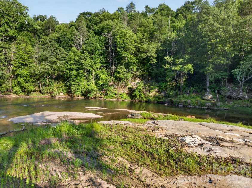 435 Allen Mountain Lane, Spruce Pine, NC 28777.  MLS# CAR4398240, YatesRealty ID 33481. 
