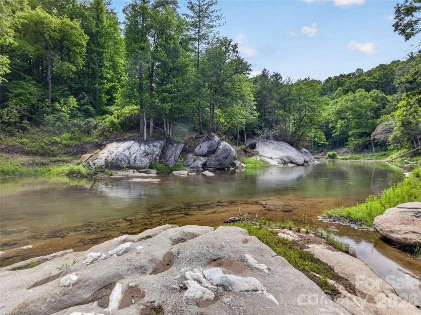 435 Allen Mountain Lane, Spruce Pine, NC 28777.  MLS# CAR4398240, YatesRealty ID 33481. 