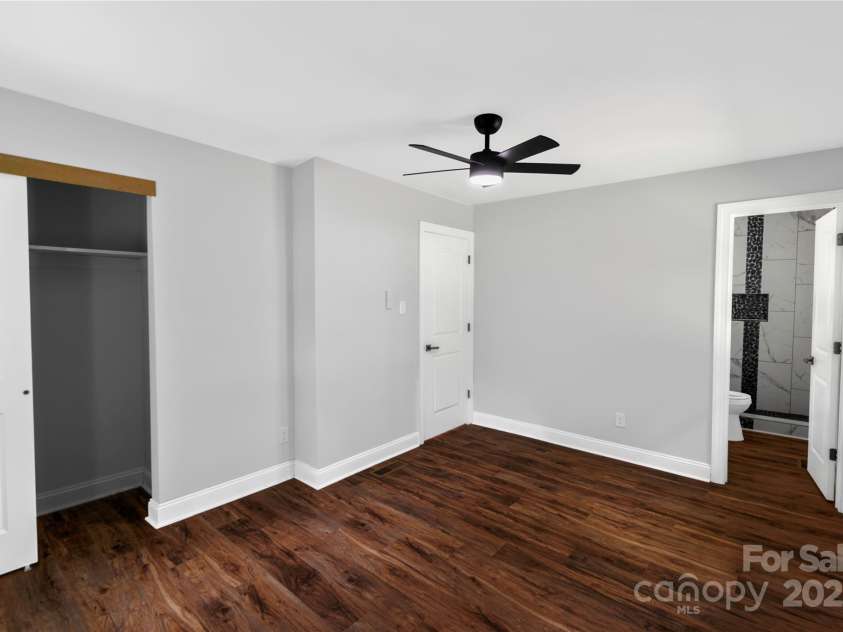 716 Pine Circle, Statesville, NC 28677.  MLS# CAR4281839, YatesRealty ID 33483. 