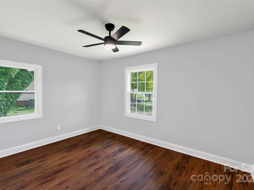 716 Pine Circle, Statesville, NC 28677.  MLS# CAR4281839, YatesRealty ID 33483. 