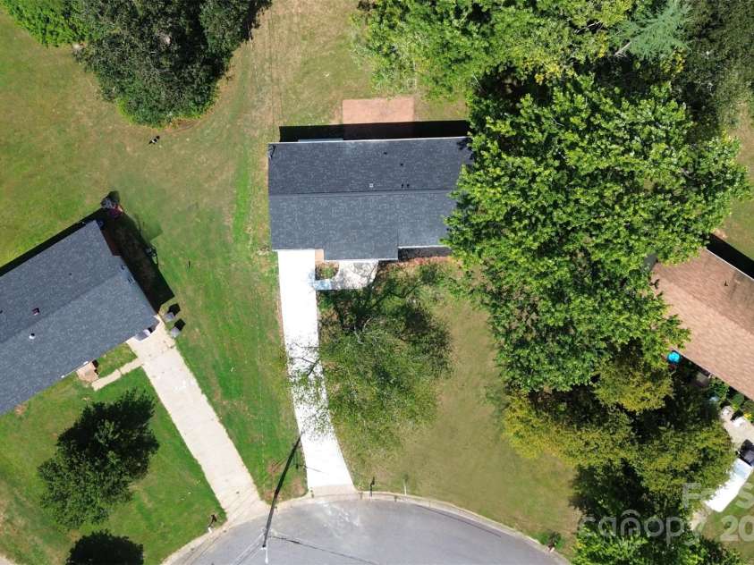 716 Pine Circle, Statesville, NC 28677.  MLS# CAR4281839, YatesRealty ID 33483. 