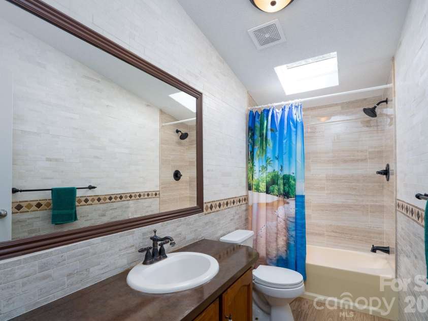 205 Aquila Lane, Rockwell, NC 28138.  MLS# CAR4394494, YatesRealty ID 33484. Bathroom