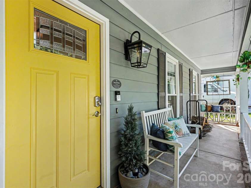 8521 Milton Morris Drive, Charlotte, NC 28227.  MLS# CAR4393903, YatesRealty ID 33485. 