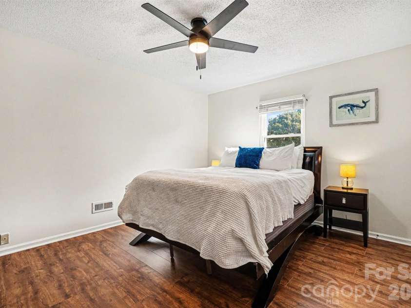 8521 Milton Morris Drive, Charlotte, NC 28227.  MLS# CAR4393903, YatesRealty ID 33485. 