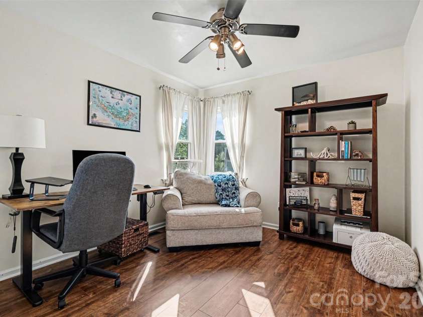 8521 Milton Morris Drive, Charlotte, NC 28227.  MLS# CAR4393903, YatesRealty ID 33485. 