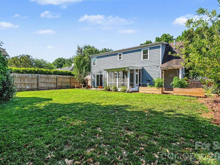 8521 Milton Morris Drive, Charlotte, NC 28227.  MLS# CAR4393903, YatesRealty ID 33485. 