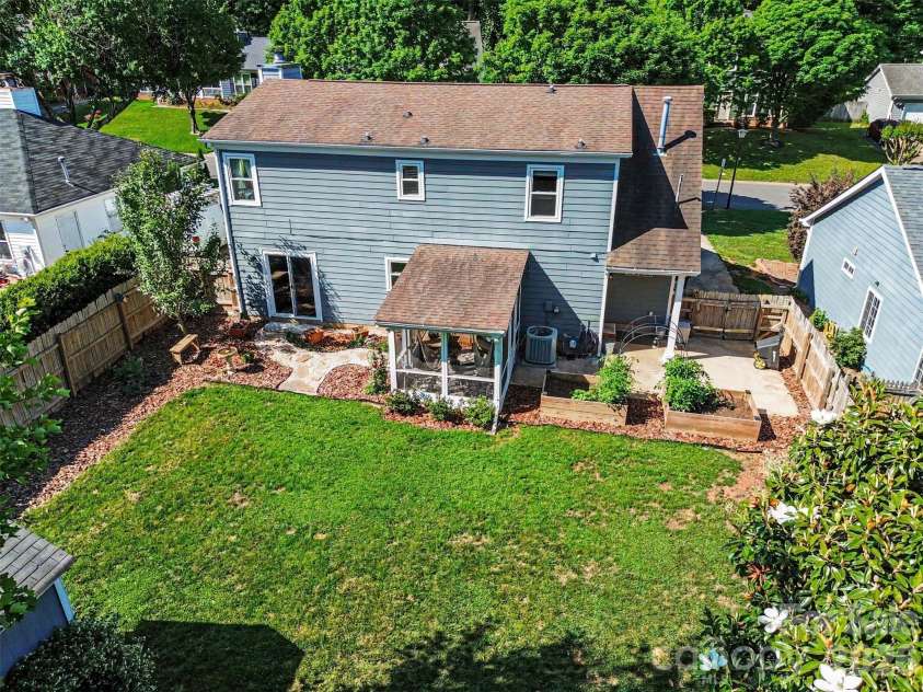 8521 Milton Morris Drive, Charlotte, NC 28227.  MLS# CAR4393903, YatesRealty ID 33485. 