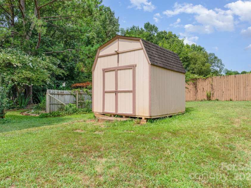 9819 Edwards Place, Mint Hill, NC 28227.  MLS# CAR4280358, YatesRealty ID 33485. 