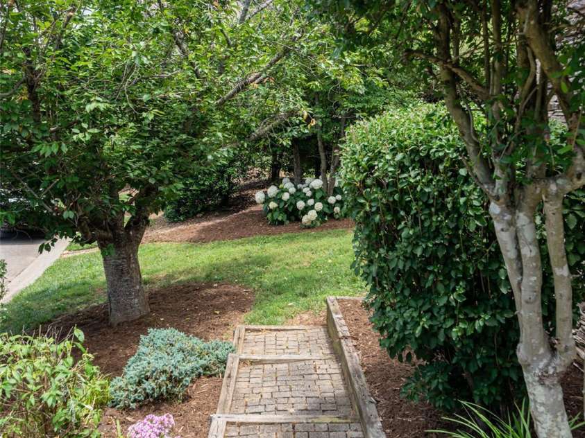 25 Driftstone Circle, Arden, NC 28704.  MLS# CAR4397076, YatesRealty ID 33486. 