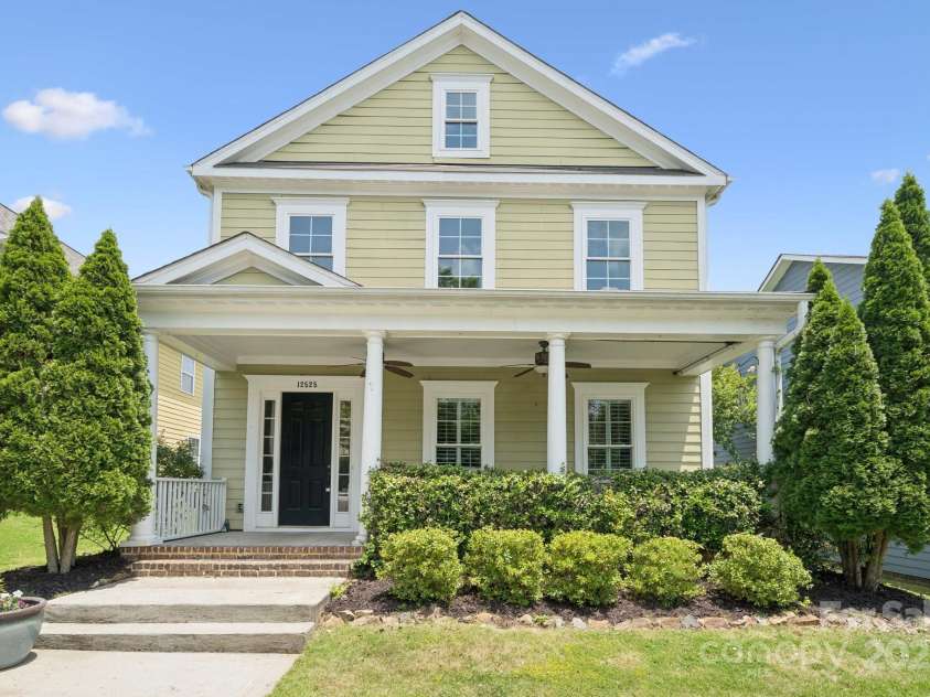 12525 Druids Glen Drive, Pineville, NC 28134.  MLS# CAR4319918, YatesRealty ID 33487. 