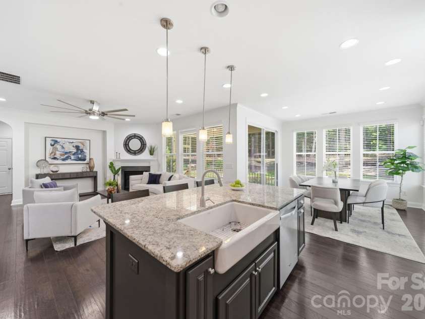 163 Monteray Oaks Circle, Fort Mill, SC 29715.  MLS# CAR4386895, YatesRealty ID 33489. Kitchen