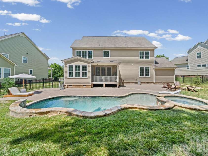 163 Monteray Oaks Circle, Fort Mill, SC 29715.  MLS# CAR4386895, YatesRealty ID 33489. Pool