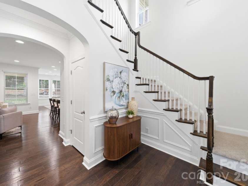 163 Monteray Oaks Circle, Fort Mill, SC 29715.  MLS# CAR4386895, YatesRealty ID 33489. Vaulted Foyer
