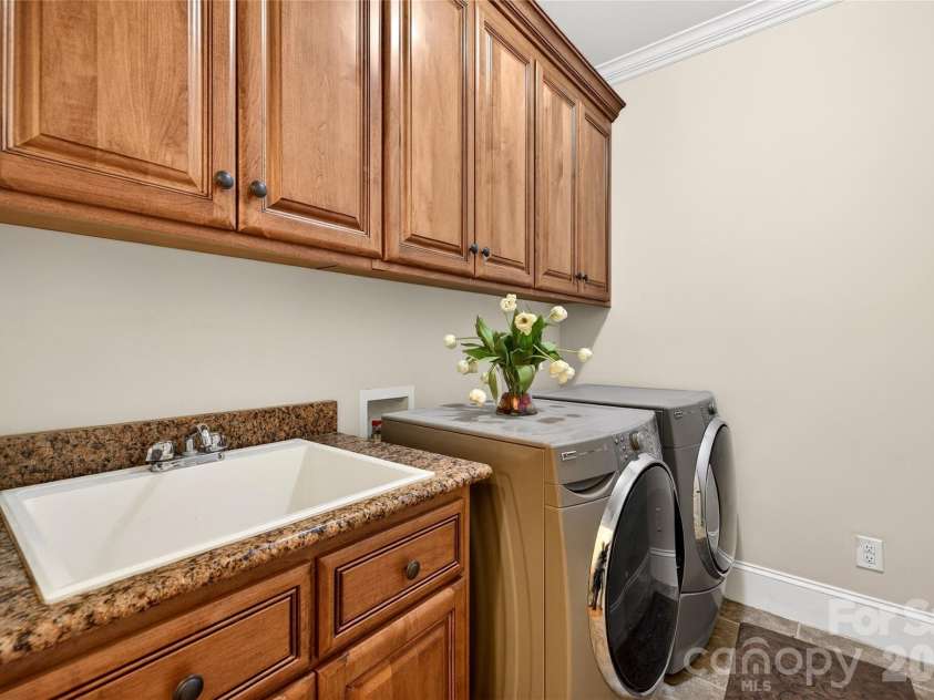 6565 Robin Hollow Drive, Mint Hill, NC 28227.  MLS# CAR4338136, YatesRealty ID 3349. 
