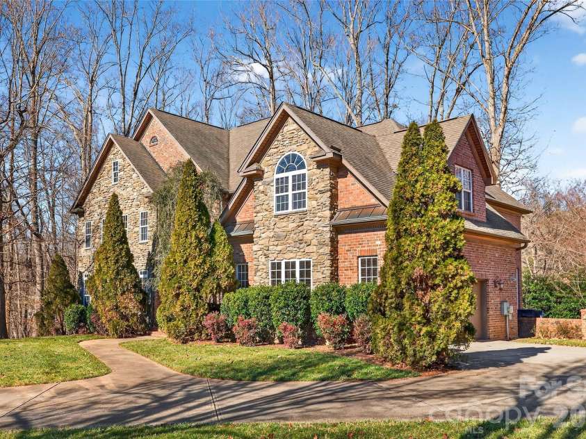 6565 Robin Hollow Drive, Mint Hill, NC 28227.  MLS# CAR4338136, YatesRealty ID 3349. 