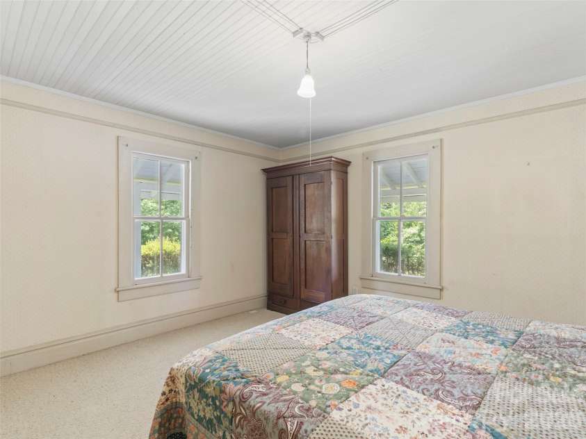 54 Louisiana Avenue, Saluda, NC 28773.  MLS# CAR4396216, YatesRealty ID 33490. 