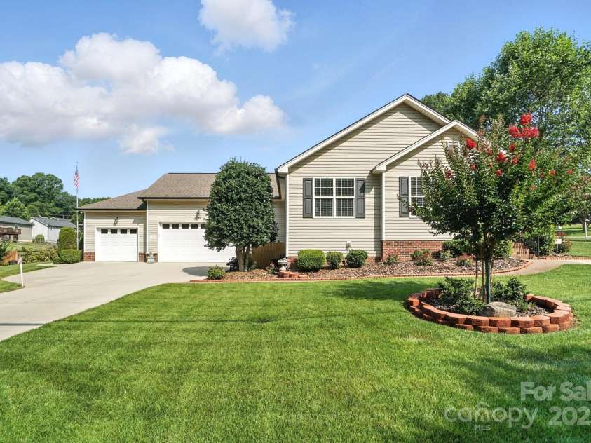 402 Walnut Street, China Grove, NC 28023.  MLS# CAR4273181, YatesRealty ID 33491. 