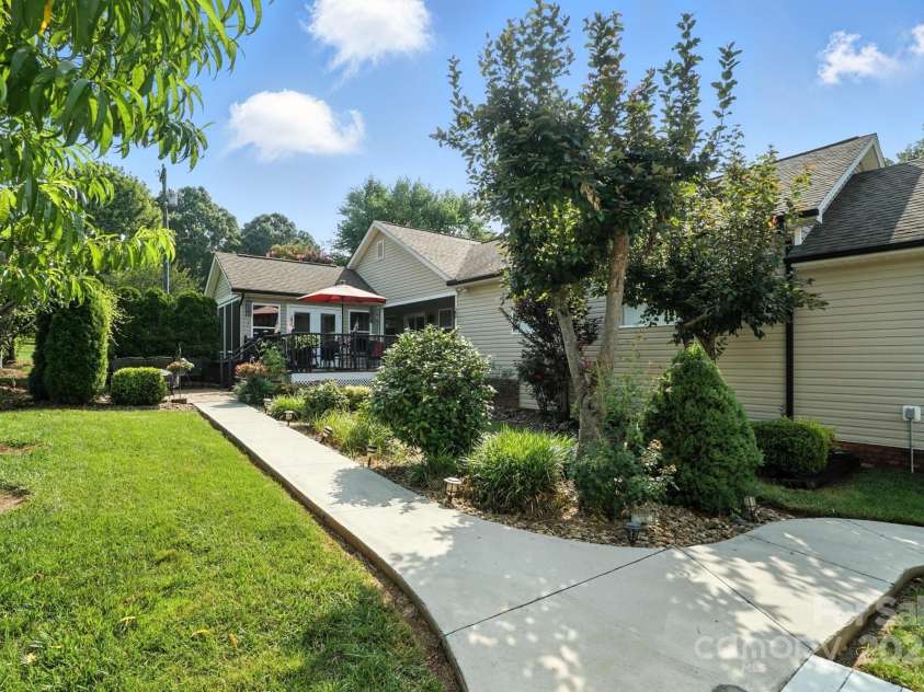 402 Walnut Street, China Grove, NC 28023.  MLS# CAR4273181, YatesRealty ID 33491. 