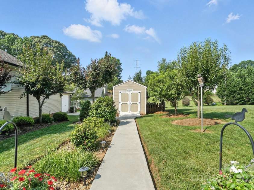 402 Walnut Street, China Grove, NC 28023.  MLS# CAR4273181, YatesRealty ID 33491. 