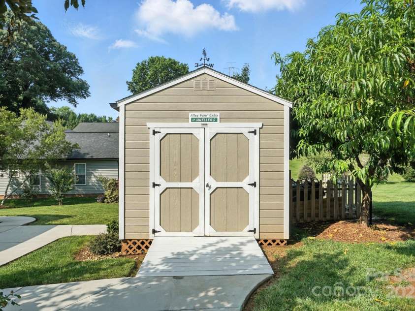 402 Walnut Street, China Grove, NC 28023.  MLS# CAR4273181, YatesRealty ID 33491. 