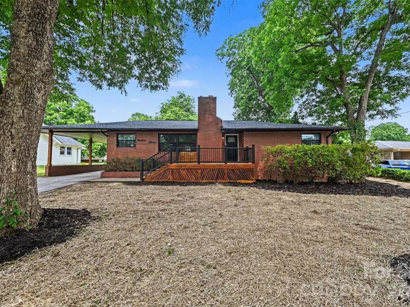1913 Main Street, Kannapolis, NC 28081.  MLS# CAR4393353, YatesRealty ID 33492. 