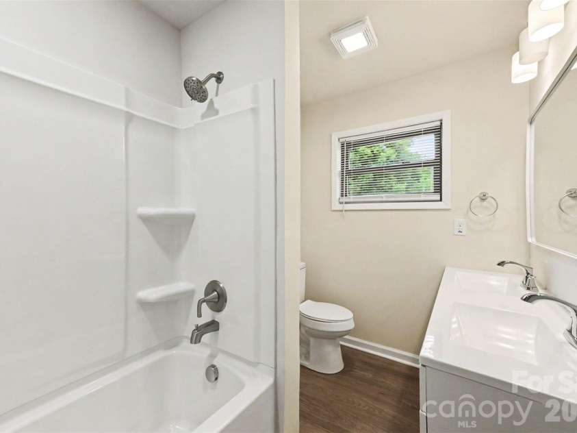 1913 Main Street, Kannapolis, NC 28081.  MLS# CAR4393353, YatesRealty ID 33492. 