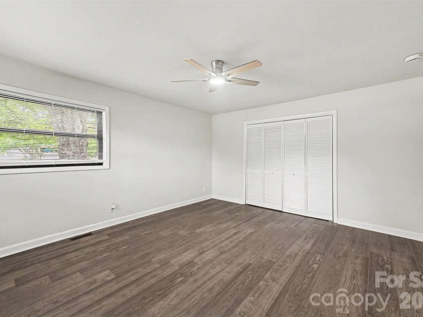 1913 Main Street, Kannapolis, NC 28081.  MLS# CAR4393353, YatesRealty ID 33492. 