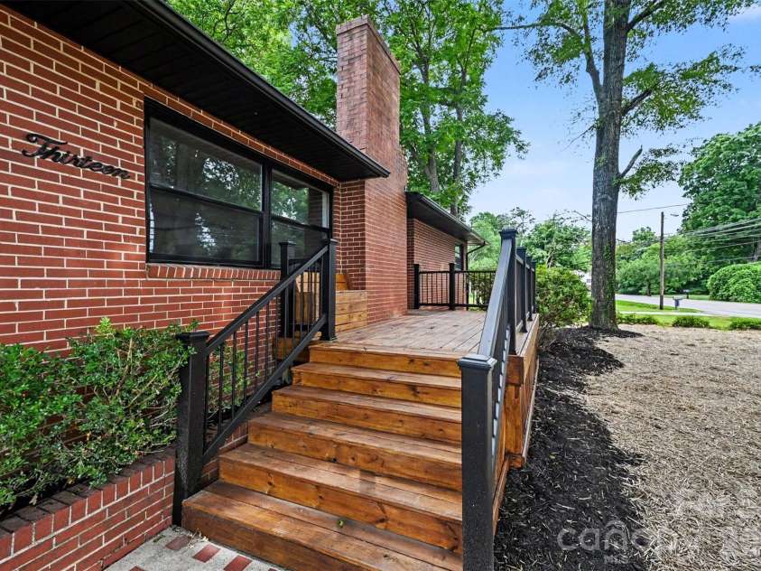 1913 Main Street, Kannapolis, NC 28081.  MLS# CAR4393353, YatesRealty ID 33492. 