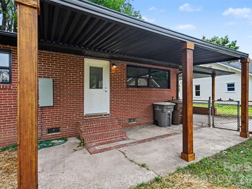 1913 Main Street, Kannapolis, NC 28081.  MLS# CAR4393353, YatesRealty ID 33492. 