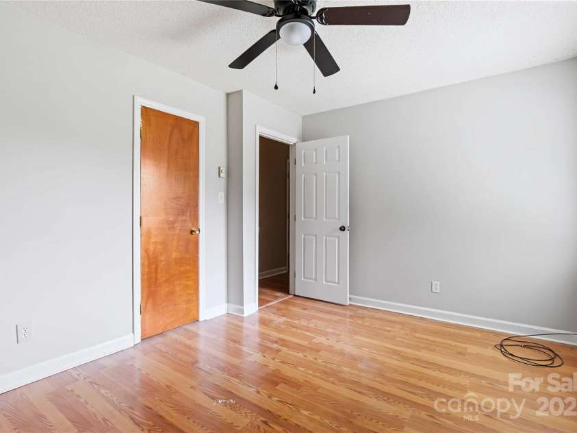 8428 Clear Meadow Lane, Charlotte, NC 28227.  MLS# CAR4290678, YatesRealty ID 33492. 