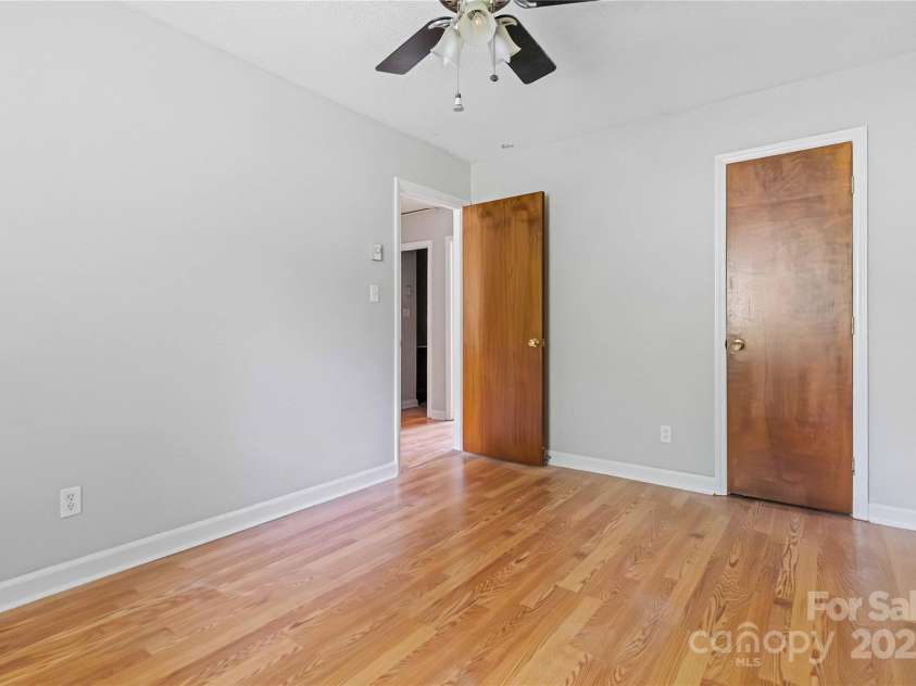 8428 Clear Meadow Lane, Charlotte, NC 28227.  MLS# CAR4290678, YatesRealty ID 33492. 