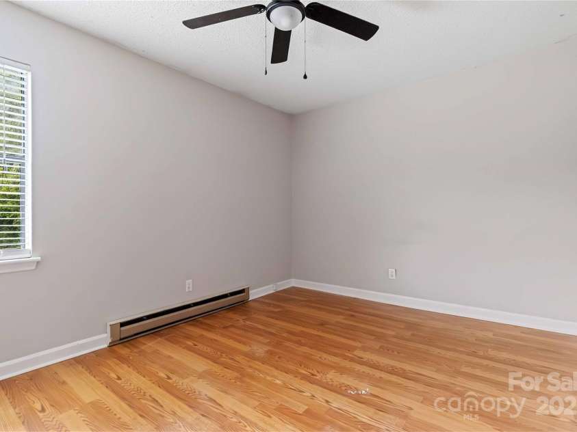 8428 Clear Meadow Lane, Charlotte, NC 28227.  MLS# CAR4290678, YatesRealty ID 33492. 