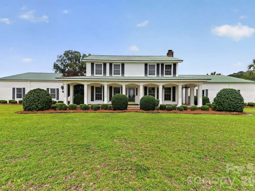 450 Bull Swamp Road, St. Matthews, SC 29135.  MLS# CAR4390532, YatesRealty ID 33494. 
