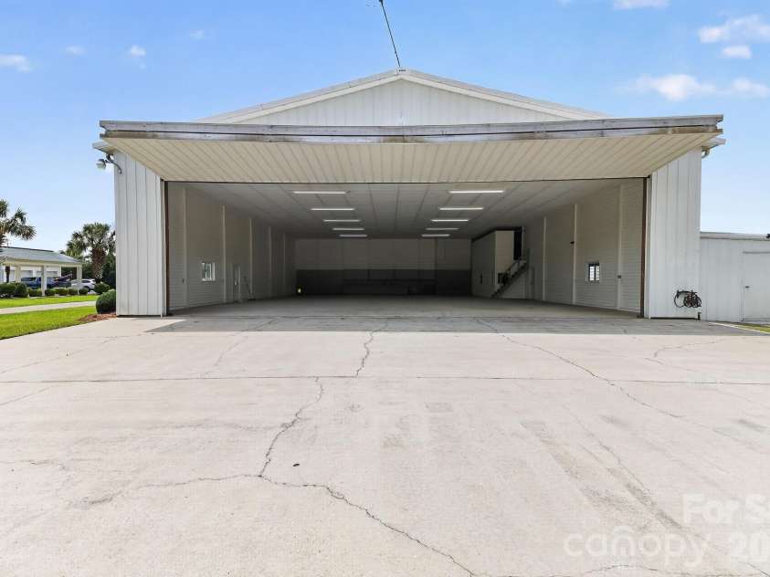 450 Bull Swamp Road, St. Matthews, SC 29135.  MLS# CAR4390532, YatesRealty ID 33494. 