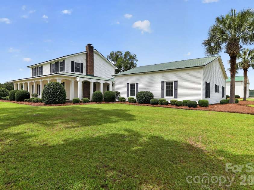 450 Bull Swamp Road, St. Matthews, SC 29135.  MLS# CAR4390532, YatesRealty ID 33494. 